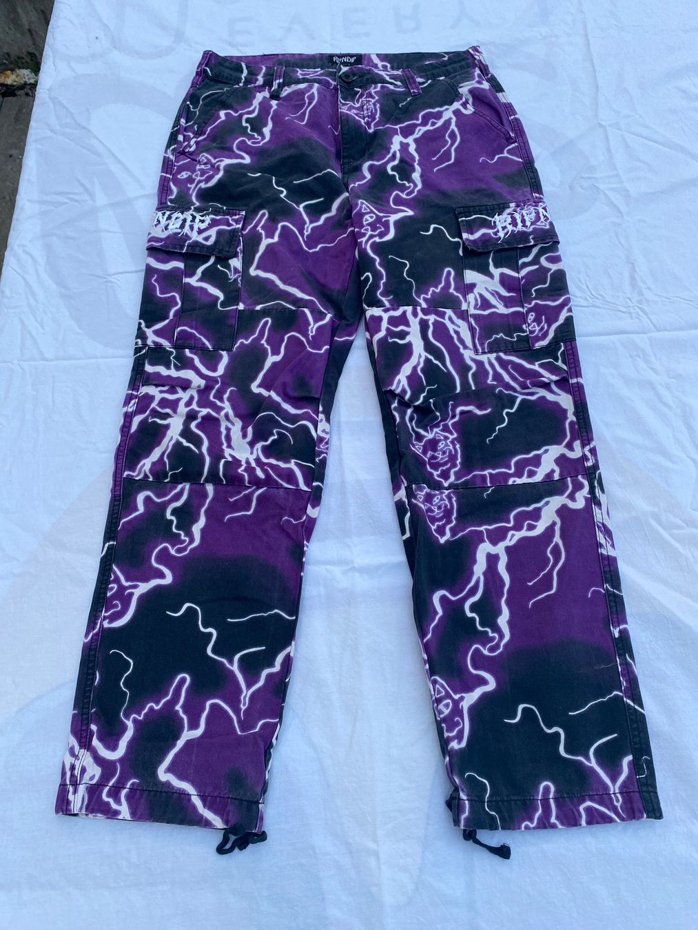 Ripndip Pantaloni: Pantalon RIPNDIP t. 32 – Nuovo (secondo la descrizione) da Lonay venduto da Ikoko