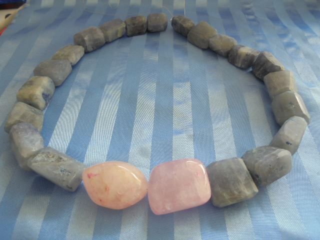 Catenine: Collier Lolite Sonnenstein + Rosenquarz – Usato da Hinwil venduto da Glasperlen 4