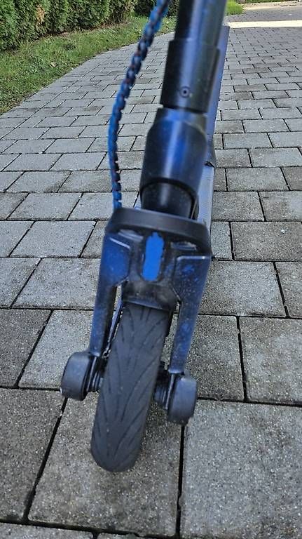 Scooter: E-Scooter Ninebot Segway E3 pro – Usato da Basadingen venduto da Ekusch 3