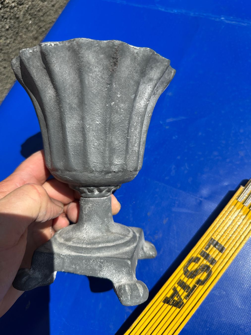 Vasi per fiori: Gusseisen Amfore Pflanzgefäss Amphore – Usato da Zürich venduto da atlantis77 6