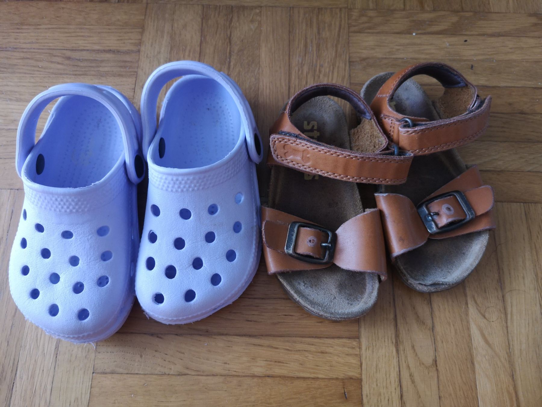 Scarpe per ragazzi: Schuhe / Chaussures 24 – Usato da Onex venduto da Genevois85