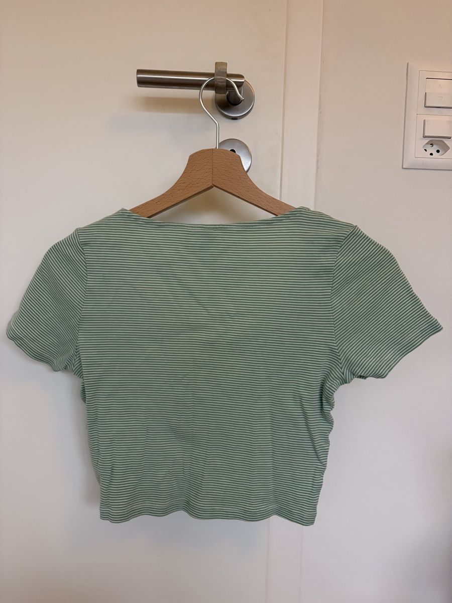 H&M T-Shirts: Gestreiftes Crop-Top – Neu (gemäss Beschreibung) aus Birmensdorf ZH von dus_zt96 2