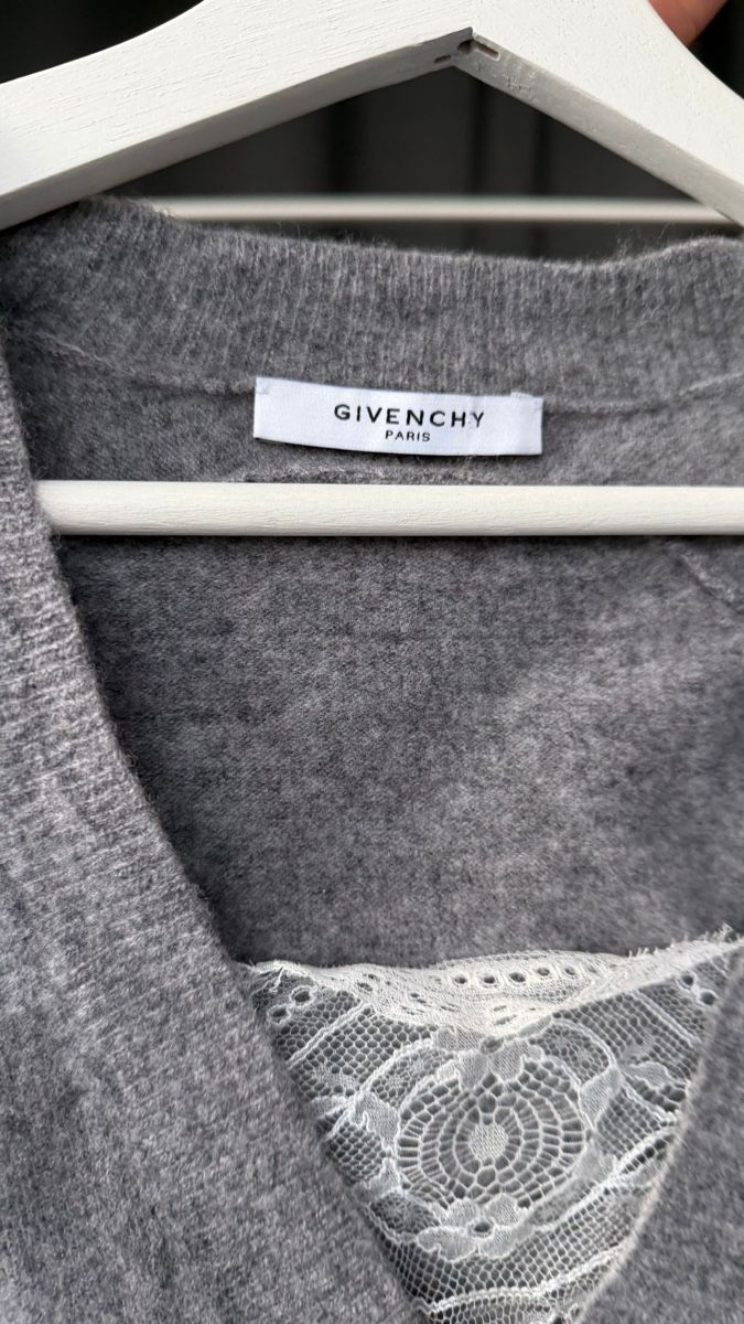 Givenchy Maglioni & Felpe: Givenchy Grey Wool Sweater with Lace Detail, Size S – Usato da Schlieren venduto da loulu_archive 1