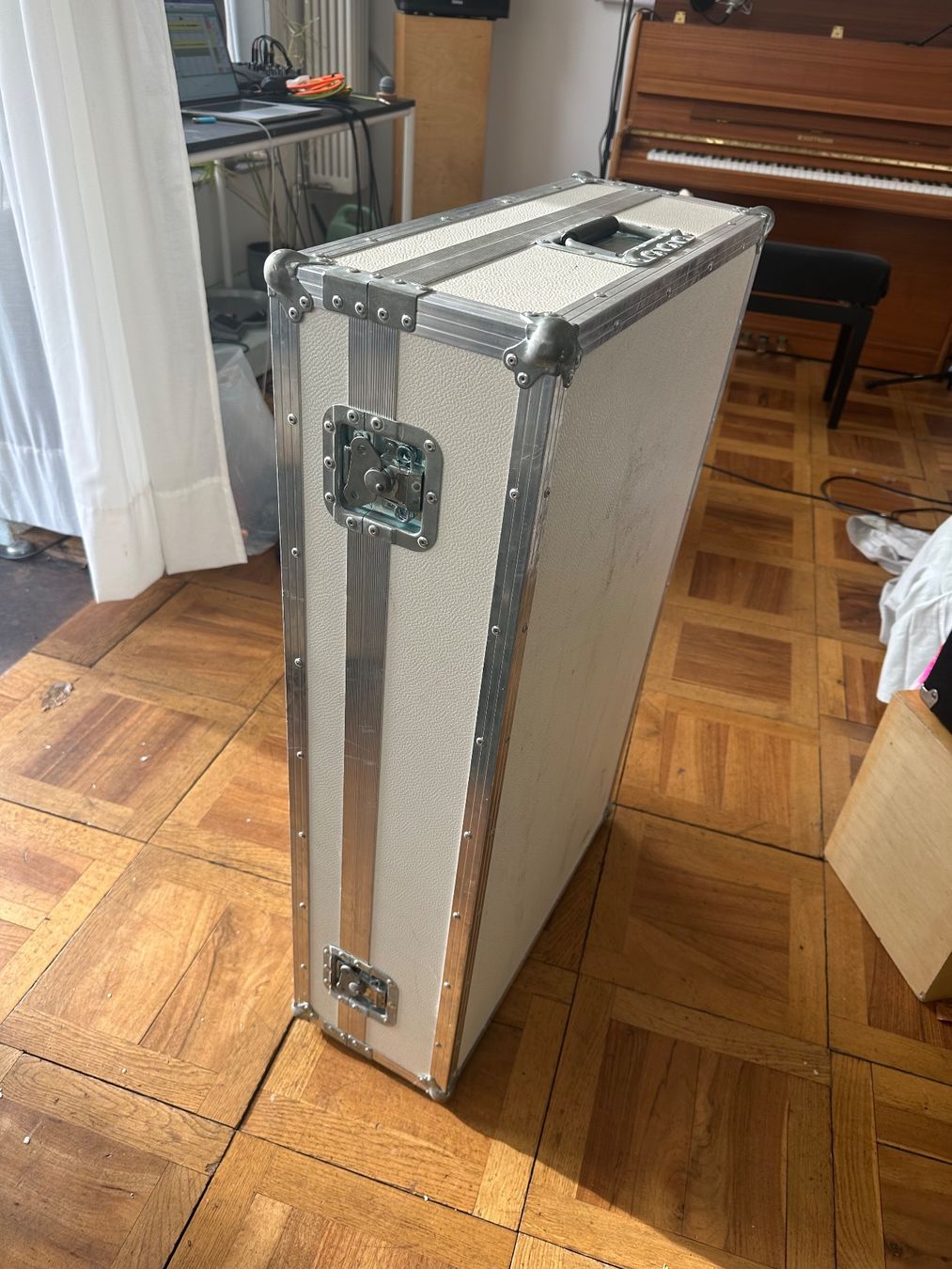 Strumenti musicali: Mellotron M4000D mit original Flightcase und Beinen – Usato da Zürich venduto da LanfrC 3