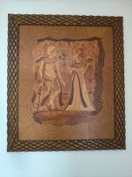 Intarsienbild mit zwei Figuren aus Holz