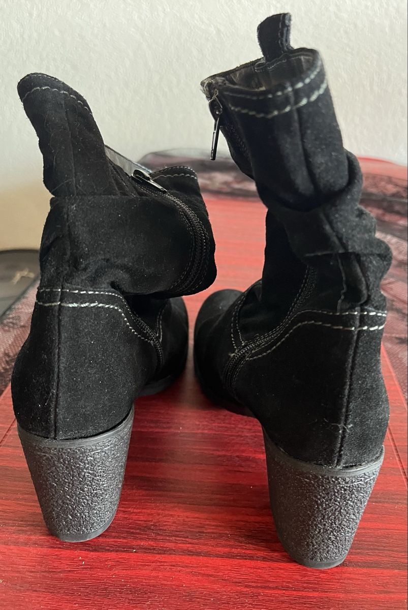 Tamaris Scarpe da donna: Bottines Tamaris en daim noir, fourrées, taille 38! – Usato da Chézard-St-Martin venduto da Cheyenne_75 1