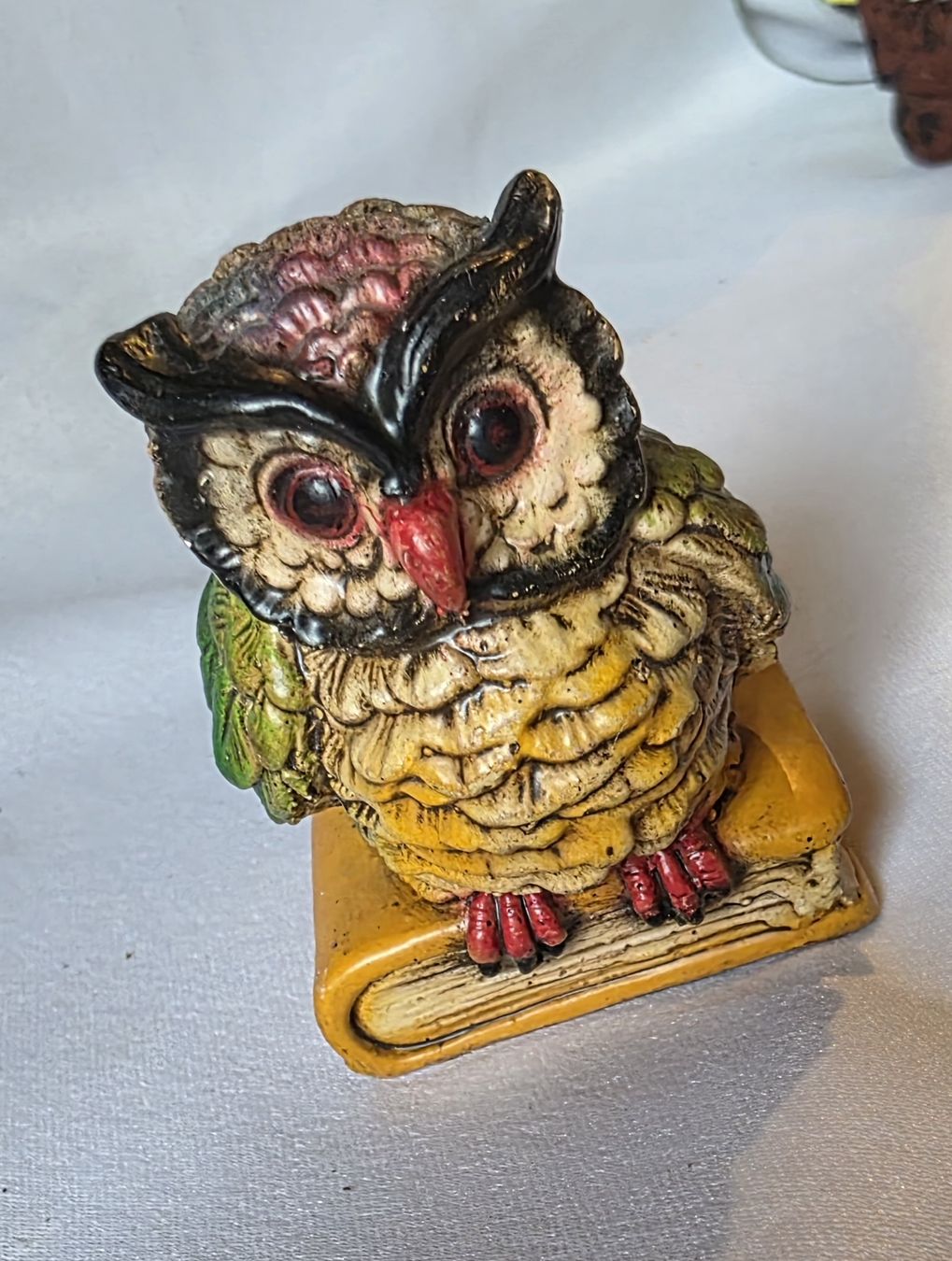 Statuette: Eule Figur ist aus stein sitzt auf dem Buch – Nuovo (secondo la descrizione) da Rickenbach BL venduto da nicole611