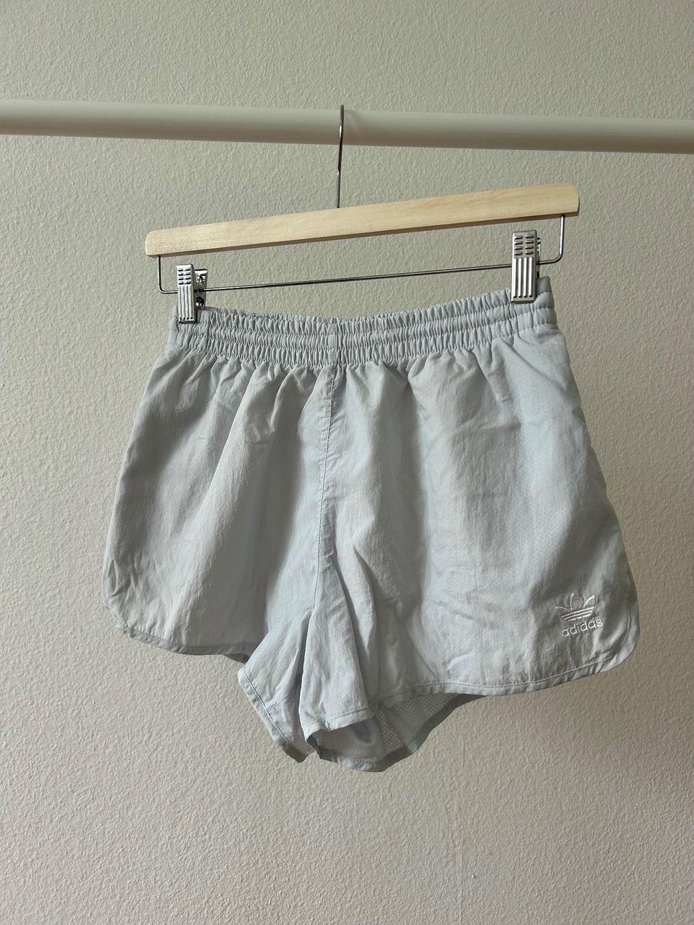 Adidas Pantaloni: ADIDAS shorts – Usato da Zürich venduto da _nathalie_