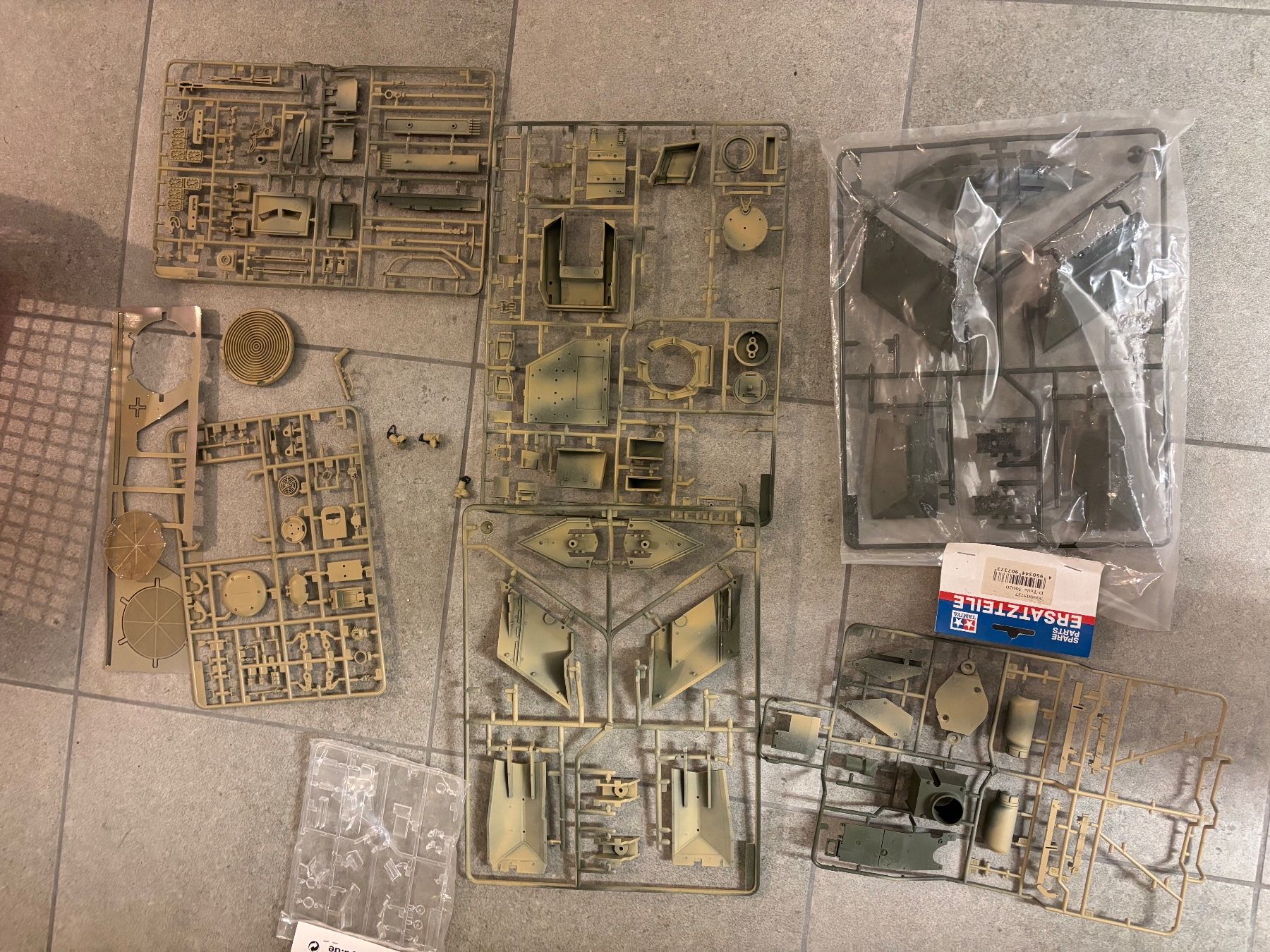 Tamiya Modellismo RC: RC Panzer Leopard 2A6 Tamiya – Usato da Zofingen venduto da melifedi 5