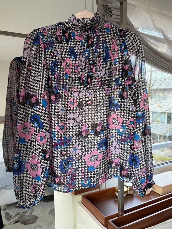 Camicette: Guess Bluse GR. S-36 – Usato da Prangins venduto da Cdfb 1