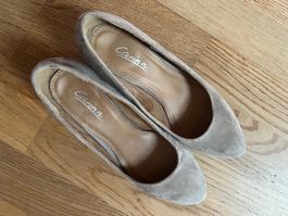Pumps aus Wildleder-Imitat beige von Carina