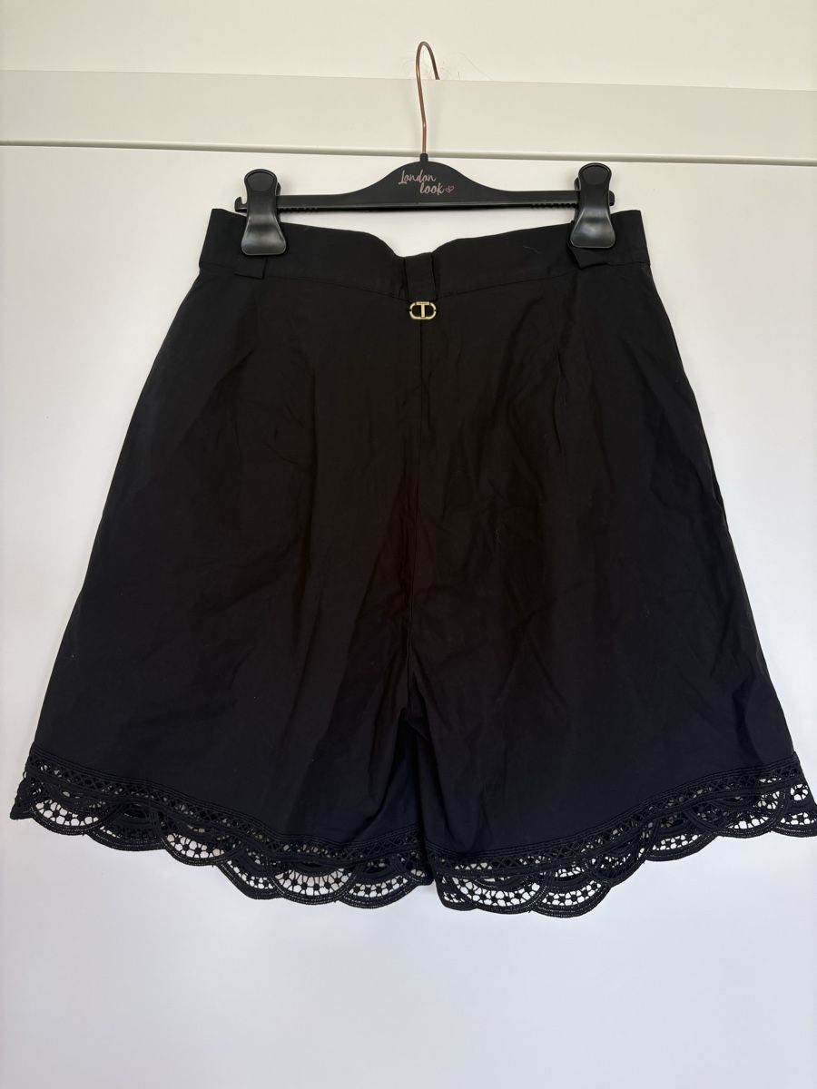 Twinset Pantalons: Short à pinces à taille haute noir Twinset neuf – Neuf (Voir description) à Prilly par mai_ktw8 2