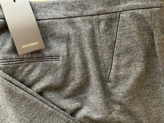 Windsor Pantaloni: Windsor Damen Hose Wolle 100% Gr.40 NEU – Nuovo e nell'imballaggio originale da St. Gallen venduto da xaver66