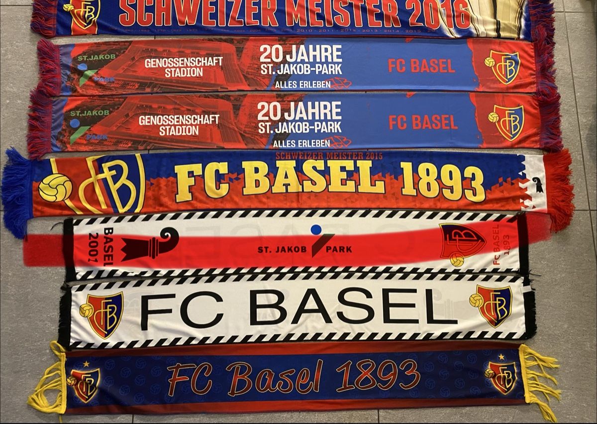 FC Bâle Foulards & écharpes: FC Basel Schals  – Neuf (Voir description) à Allschwil par Deal_Tiger99 1