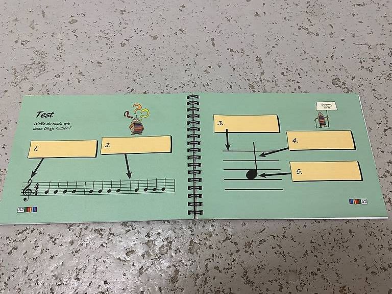 Bücher: Die Glockenspiel Schule Lernbuch – Neu (gemäss Beschreibung) aus Zürich von Cleo234 1