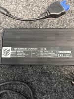 Ladegerät BH-Bike Battery Charger HP8204L3, Output 48VDC/3A