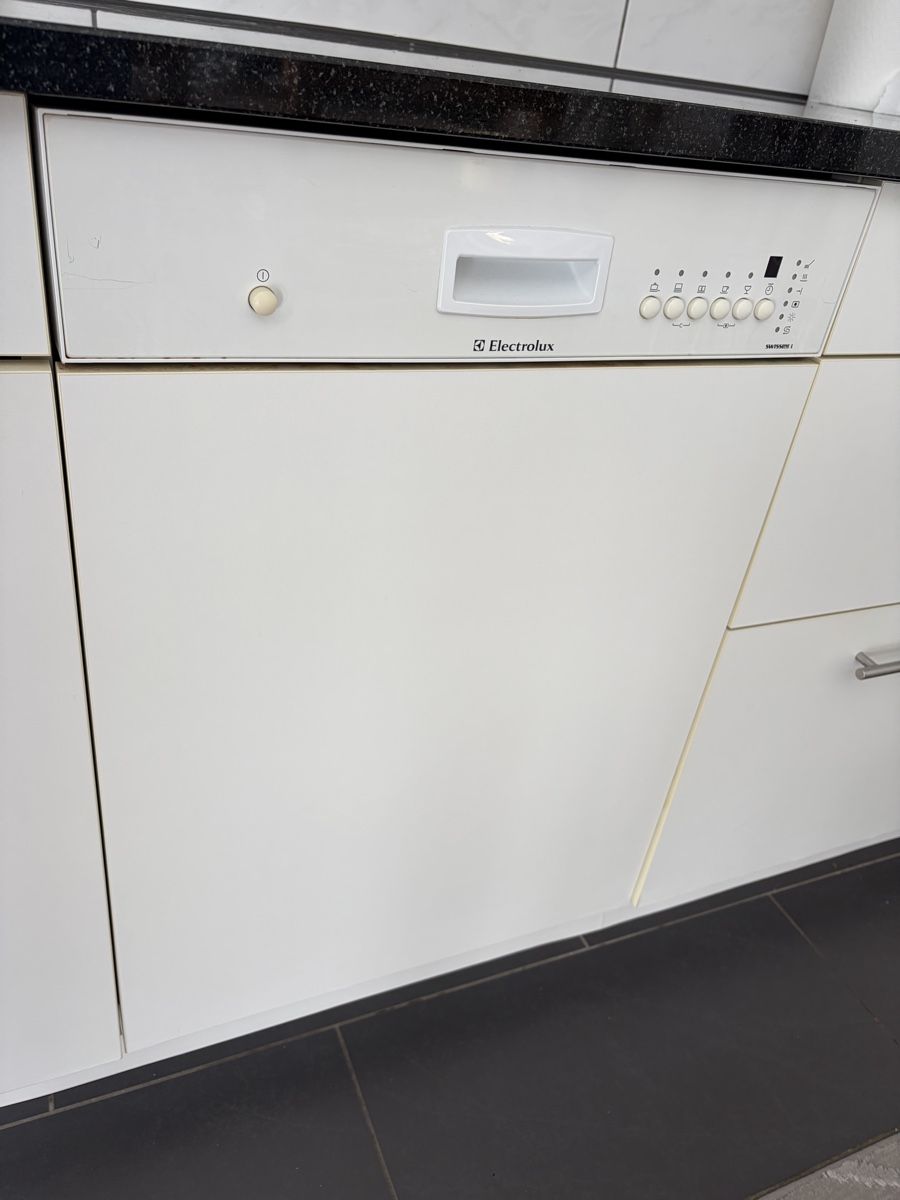 Cucine complete: Funktionstüchtige Küche mit Electrolux-Geräten – Usato da Winterthur venduto da Cky20 5