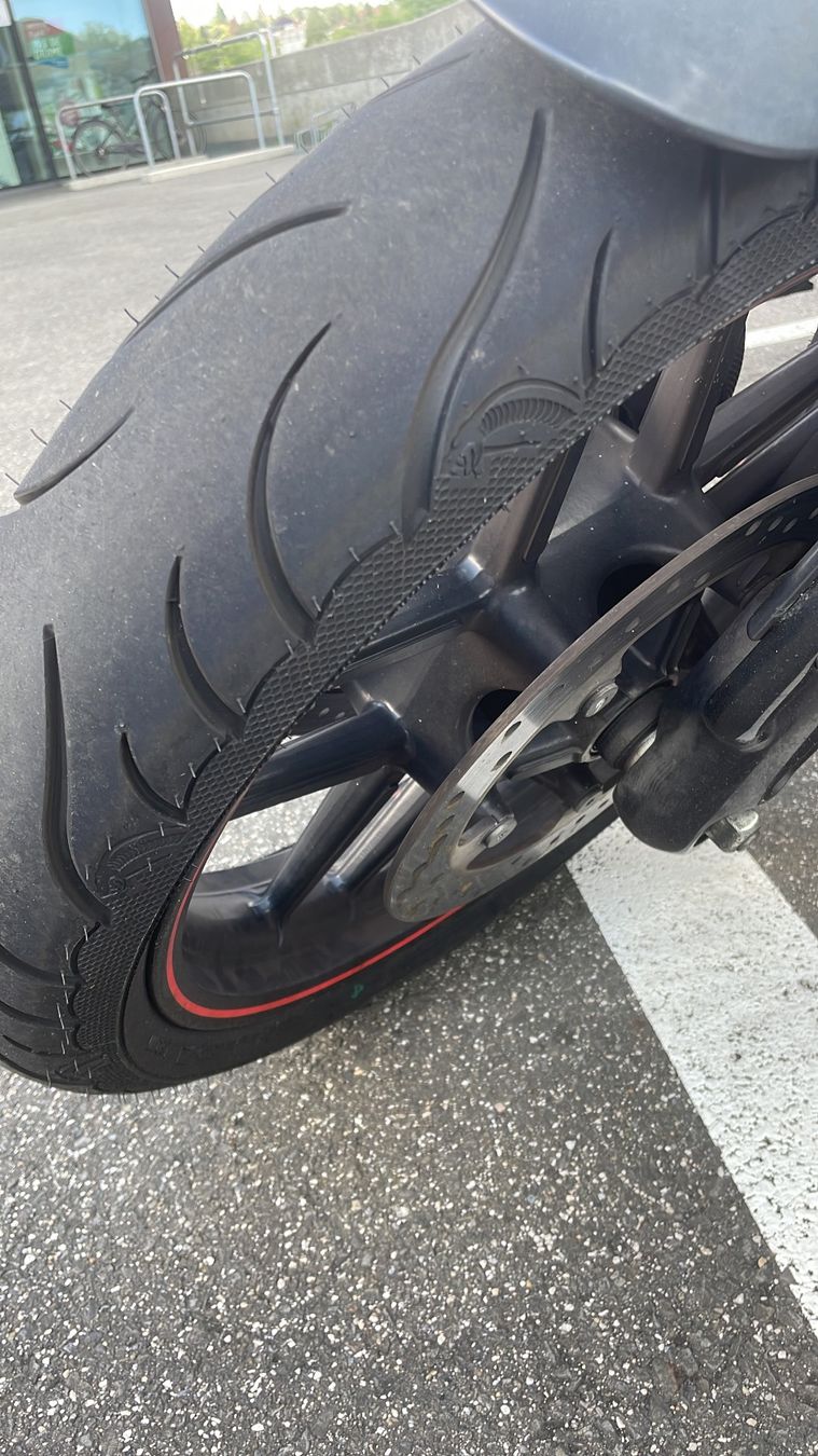 Harley-Davidson Chopper: Harley Davidson V-Rod – Usato da Penthalaz venduto da Rohiki 5