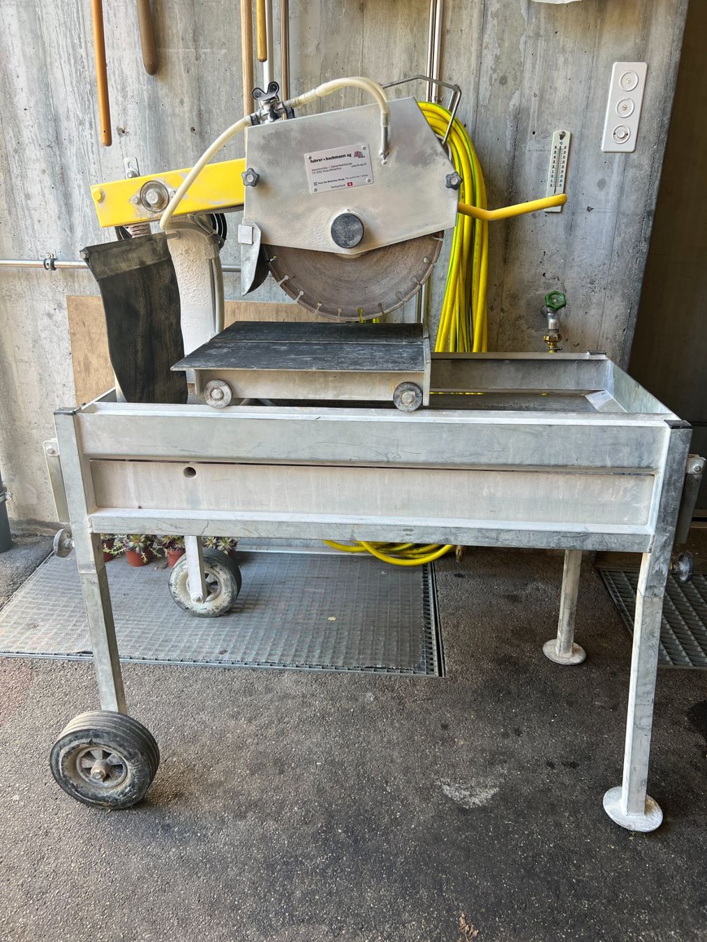 Alle Maschinen: Steinfräse / Nassfräse / Steintrenmaschine – Gebraucht aus Stettlen von IVECO_BOY