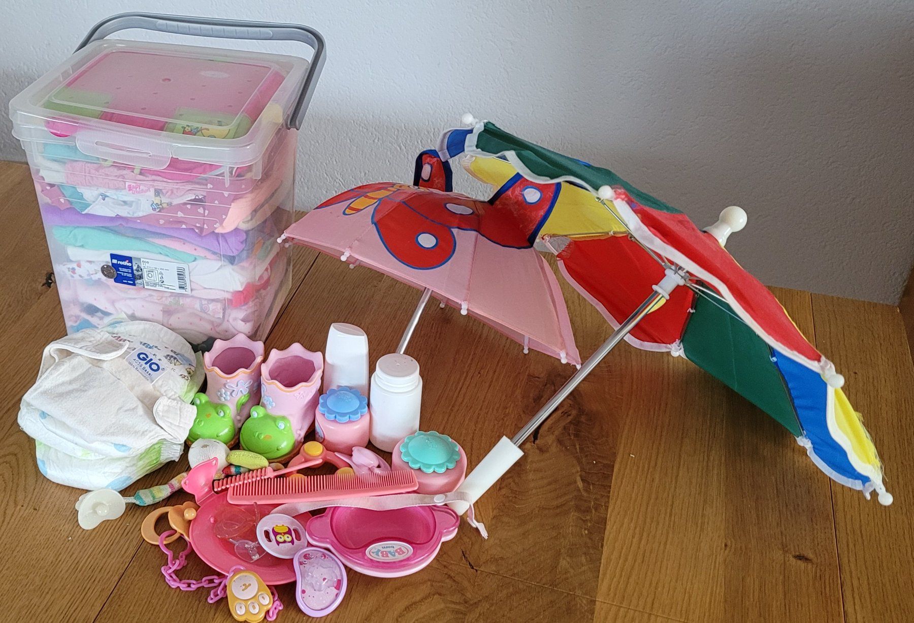 Bambole: Puppenbett mit Puppe und Kleider – Usato da Flawil venduto da airport01 2