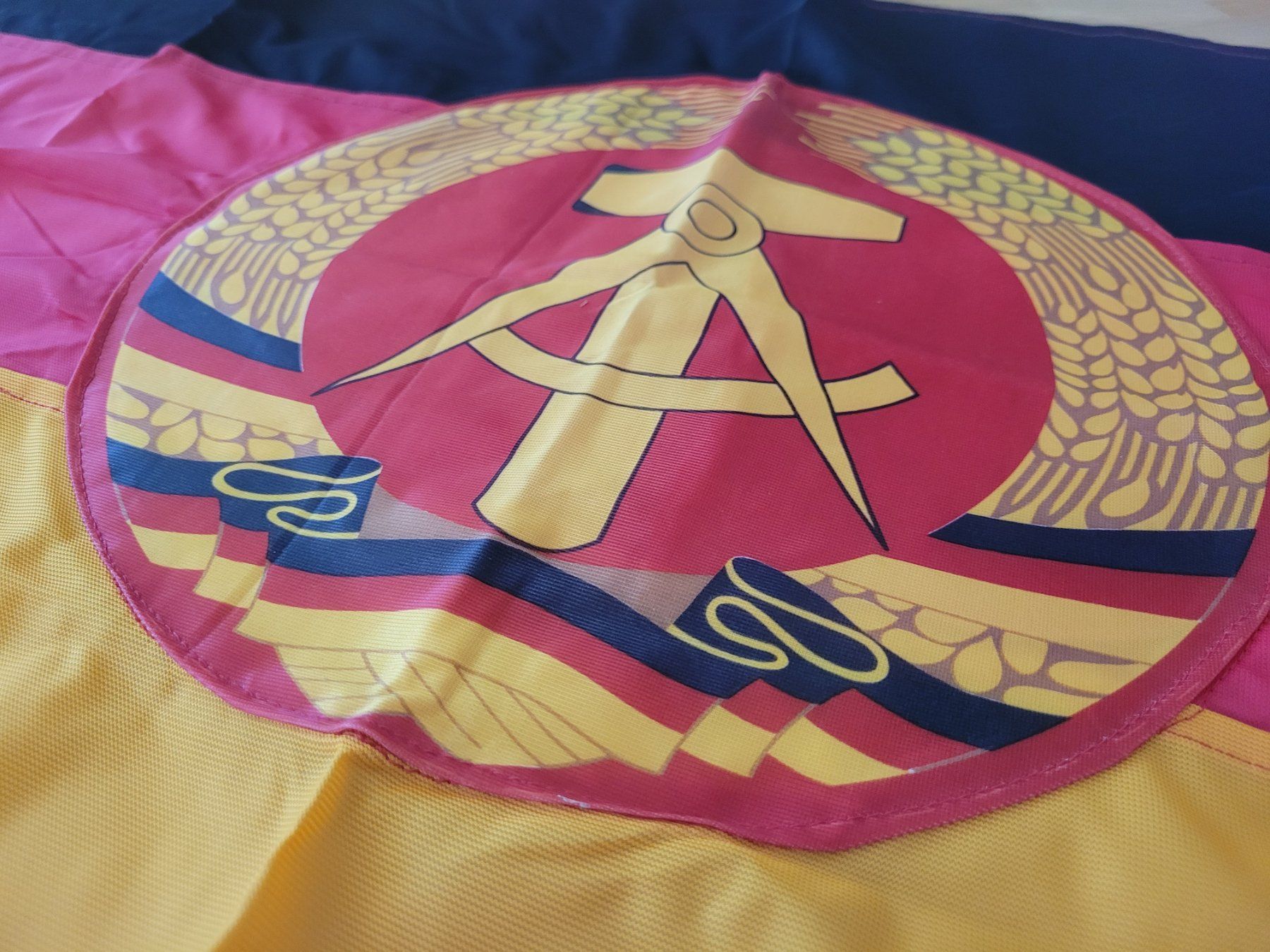 Armes blanches: Original DDR Flagge / Fahne – D'occasion à Kriens par KTP 2