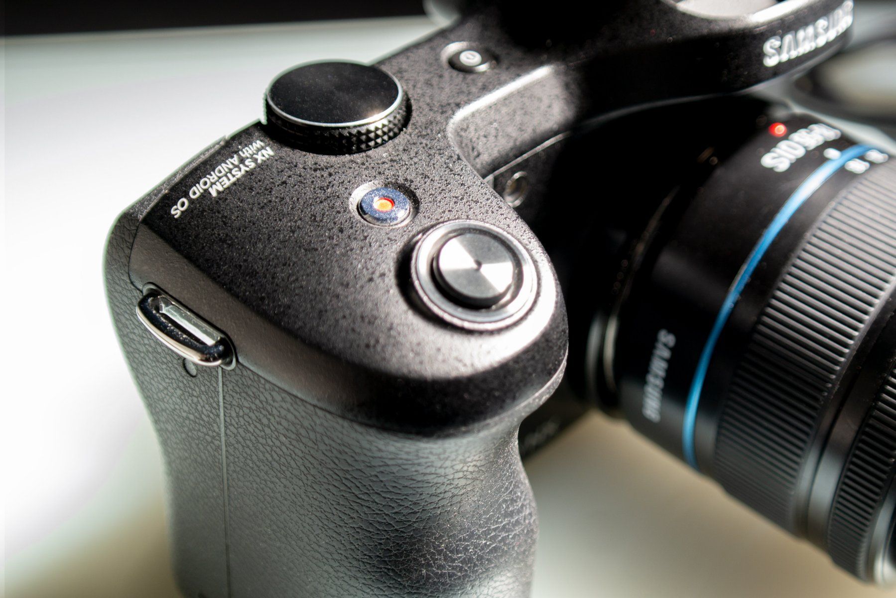 Samsung Fotocamera: Samsung Galaxy NX EK-GN120 Android WiFi LTE SIM Touchscreen – Usato da Suberg venduto da Lovelyfashion 7