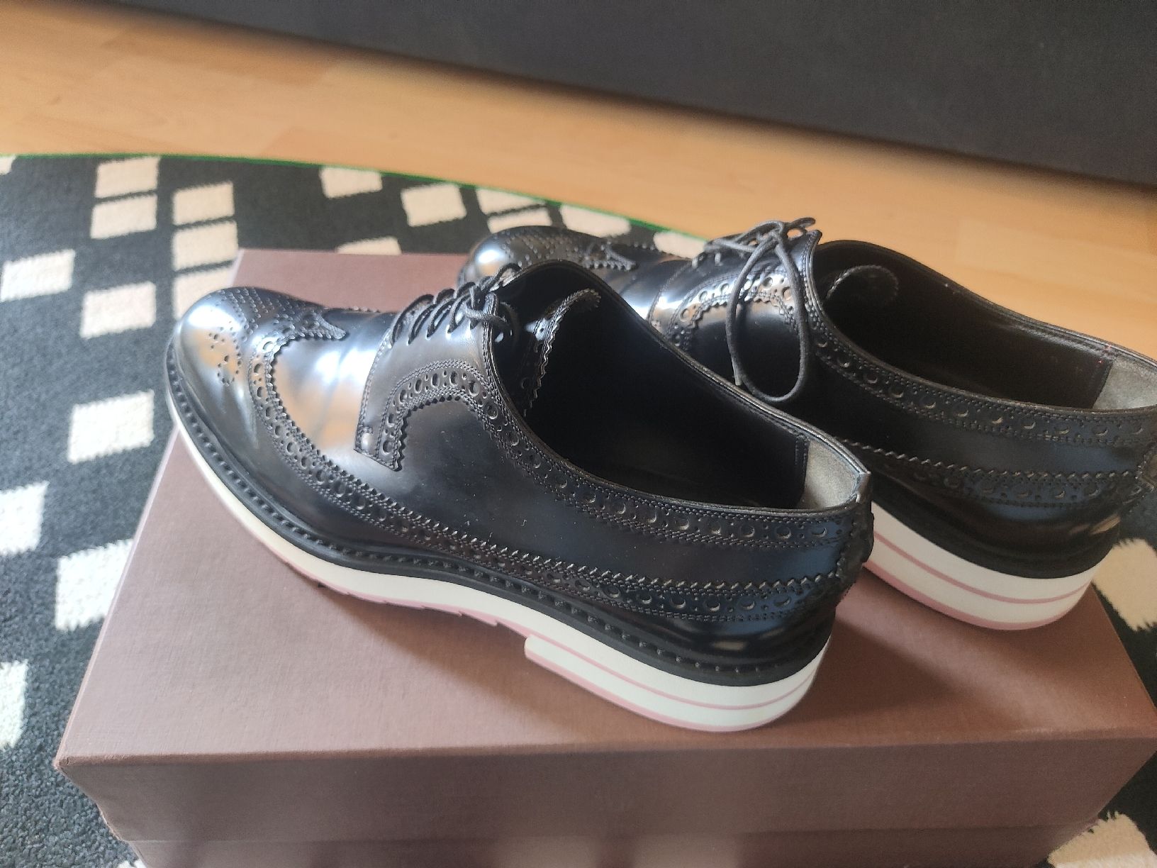 Louis Vuitton Scarpe da donna: Louis Vuitton Schnürschuhe Leder Grösse 40 – Usato da Bern venduto da Danny3008BE 1