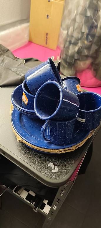 Set di piatti: Camping Emailset – Usato da Untervaz venduto da TheGarage
