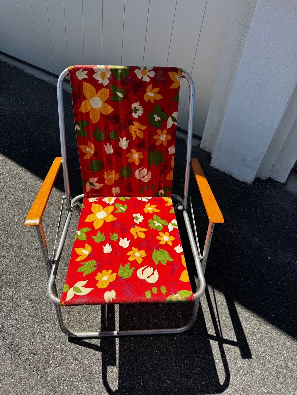 Set di tavolo e panche: RETRO Campingtisch und Klappstühle mit Grill – Usato da Lyss venduto da bue_mx2c 3