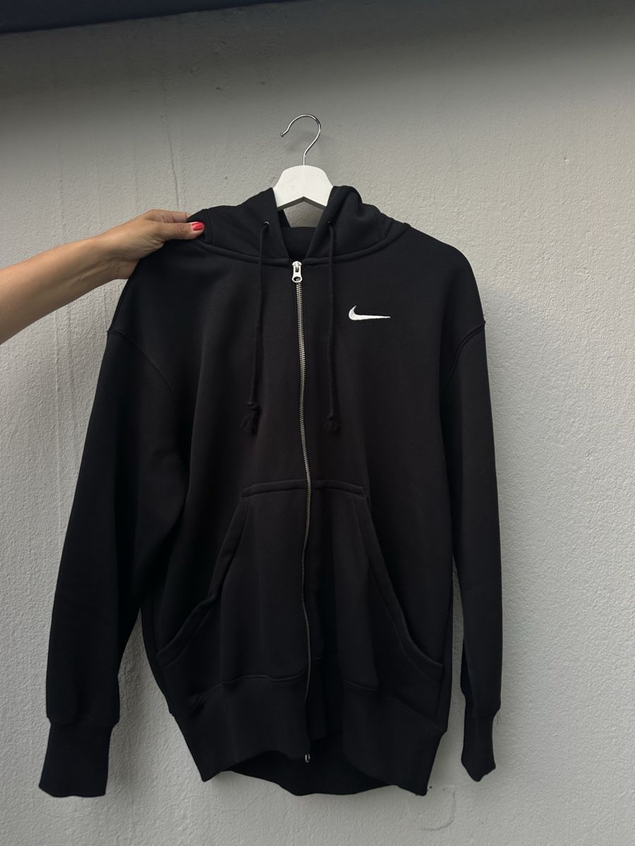 Nike Pulls & Sweat-shirts: Schwarzer Nike hoodie – D'occasion à horgen par melacombe