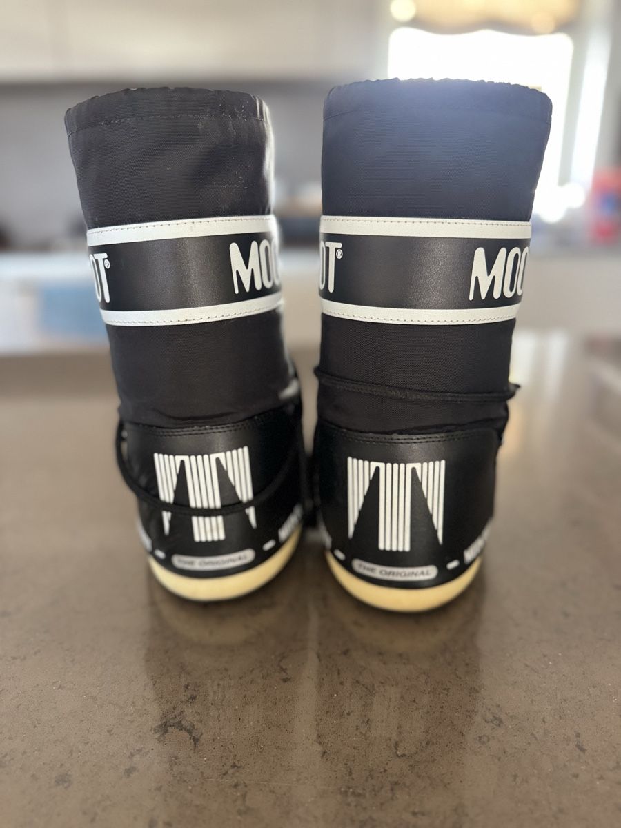 Scarpe per ragazzi: Moon Boot – Nuovo (secondo la descrizione) da Urdorf venduto da des_c5dk 1
