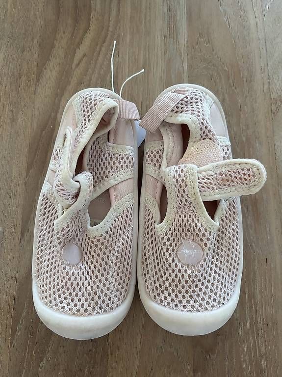 Scarpe per ragazzi: Badeschuhe Lässig Rosa 24 – Usato da Biel-Benken BL venduto da frauvomfluss