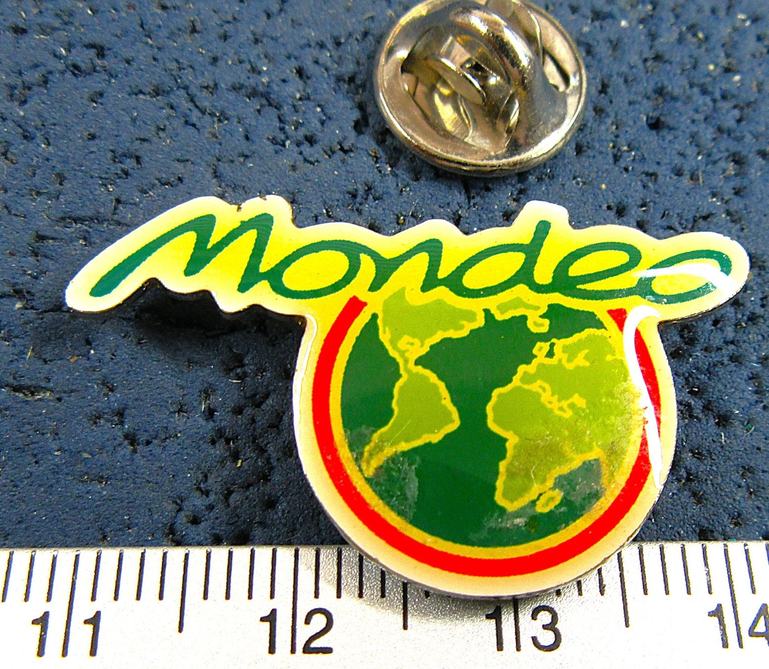 Ford Plaquettes & Badges: FORD MONDEO AUTO PIN – D'occasion à Ettingen par Hausi4711