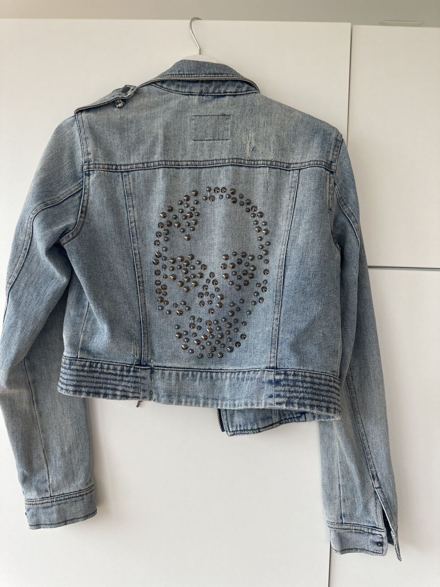Only Jacken: Jeansjacke mit Nieten – Gebraucht aus Zürich von mel_r8f2 1