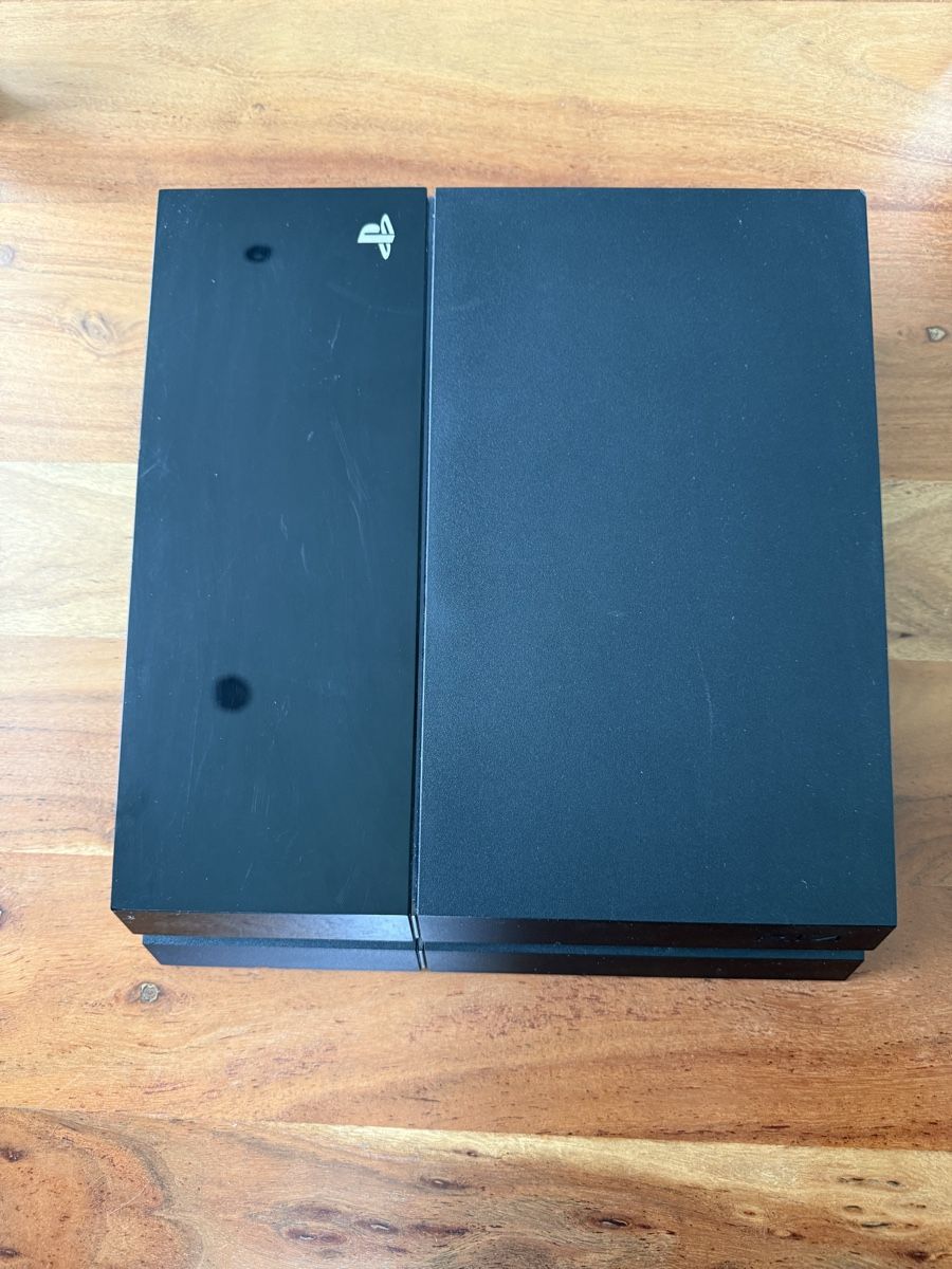 Sony Console: Sony Playstation 4 500GB CUH-1004A – Usato da GOLDACH venduto da Nightdrinkexpress 2