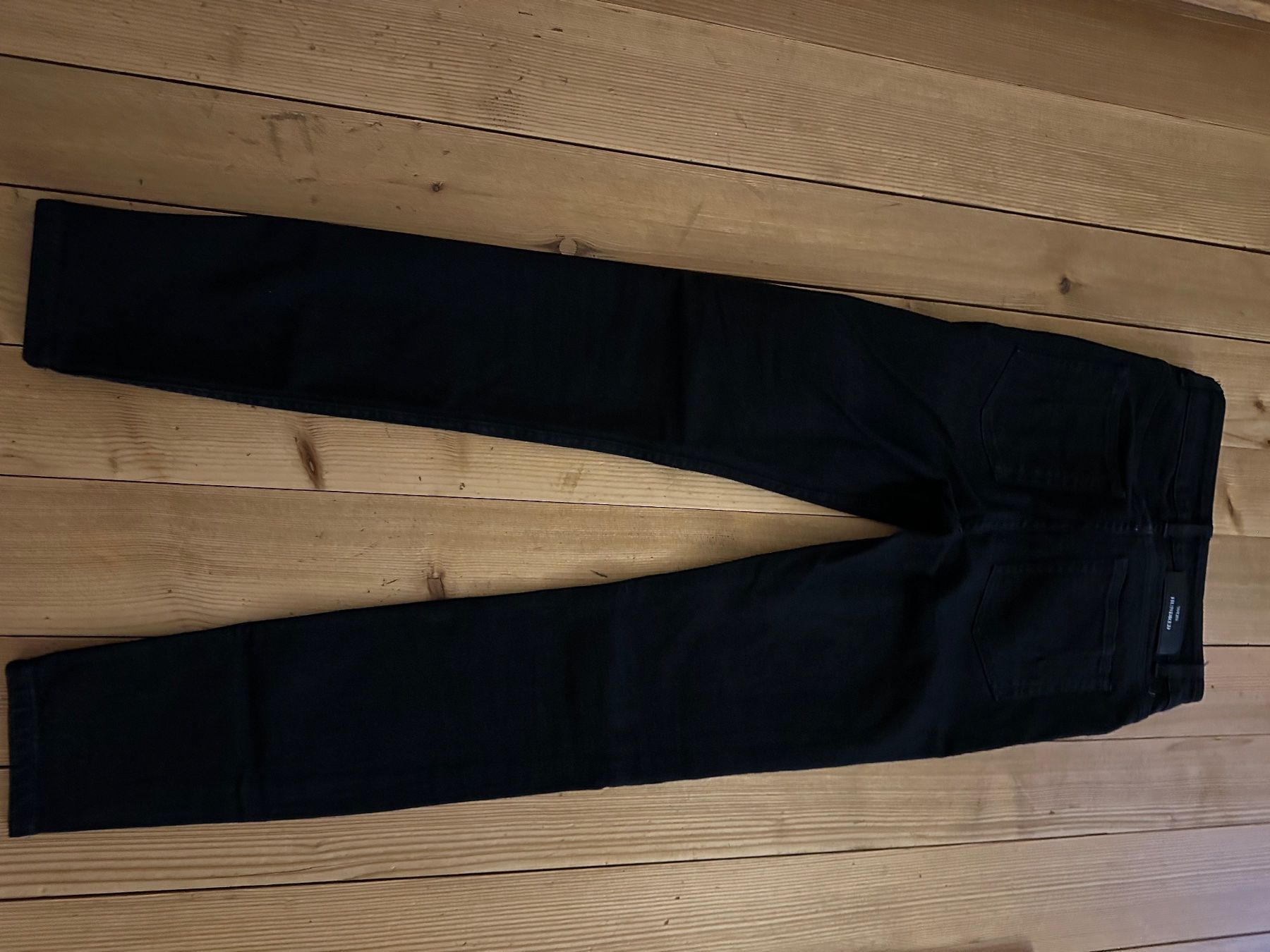 Jeans: Skinny Jeans Won Hundred – Usato da Luzern venduto da Mamutpe 1