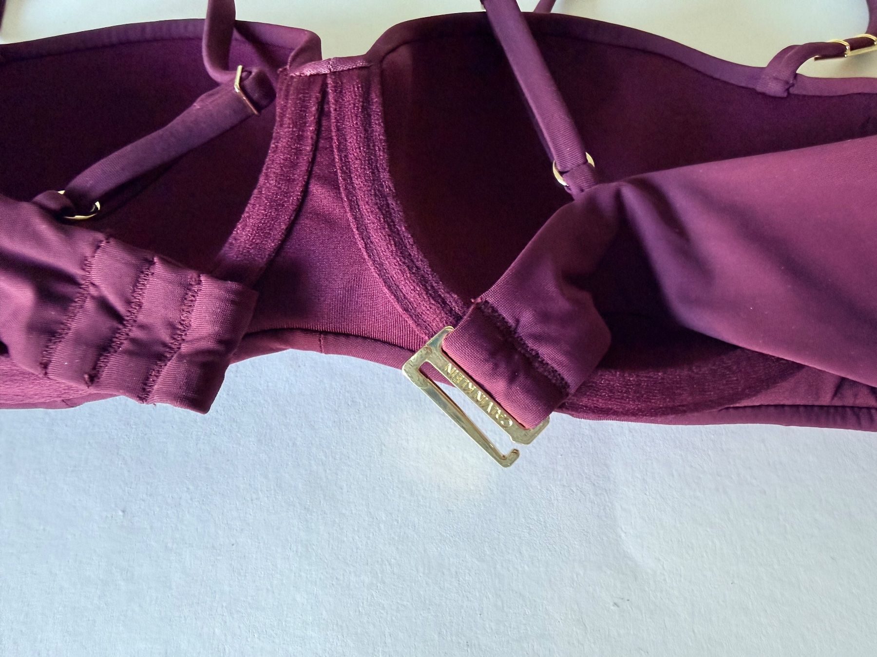 Calvin Klein Costumi da bagno & Bikini: CALVIN KLEIN, Bikini-Oberteil, Grösse 75B, Farbe Dunkelrot – Nuovo e nell'imballaggio originale da Rudolfstetten venduto da gst_g7xl 2