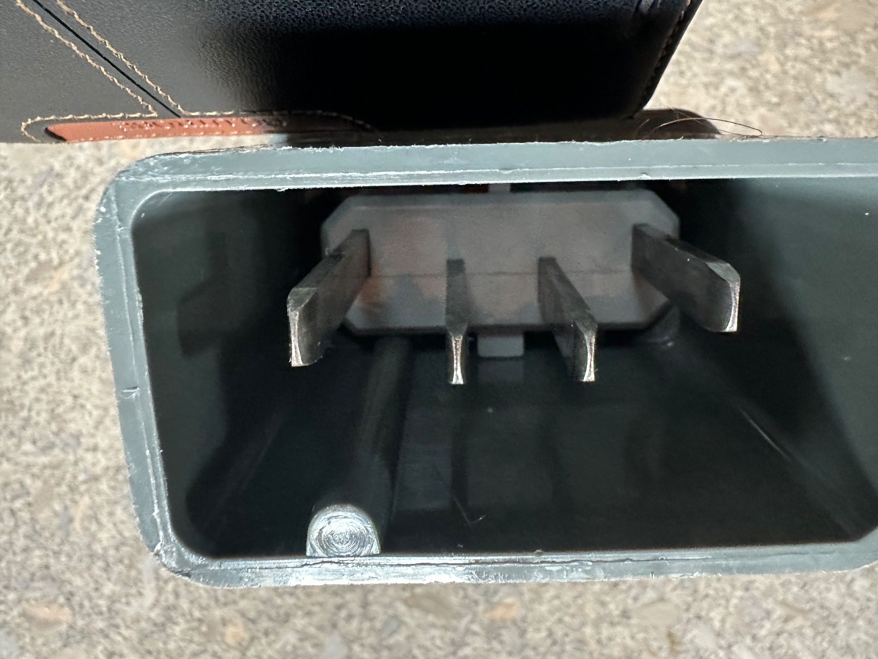 Spine: Stecker J 40 4 Polig CMC – Usato da Huttwil venduto da Bolpa 1