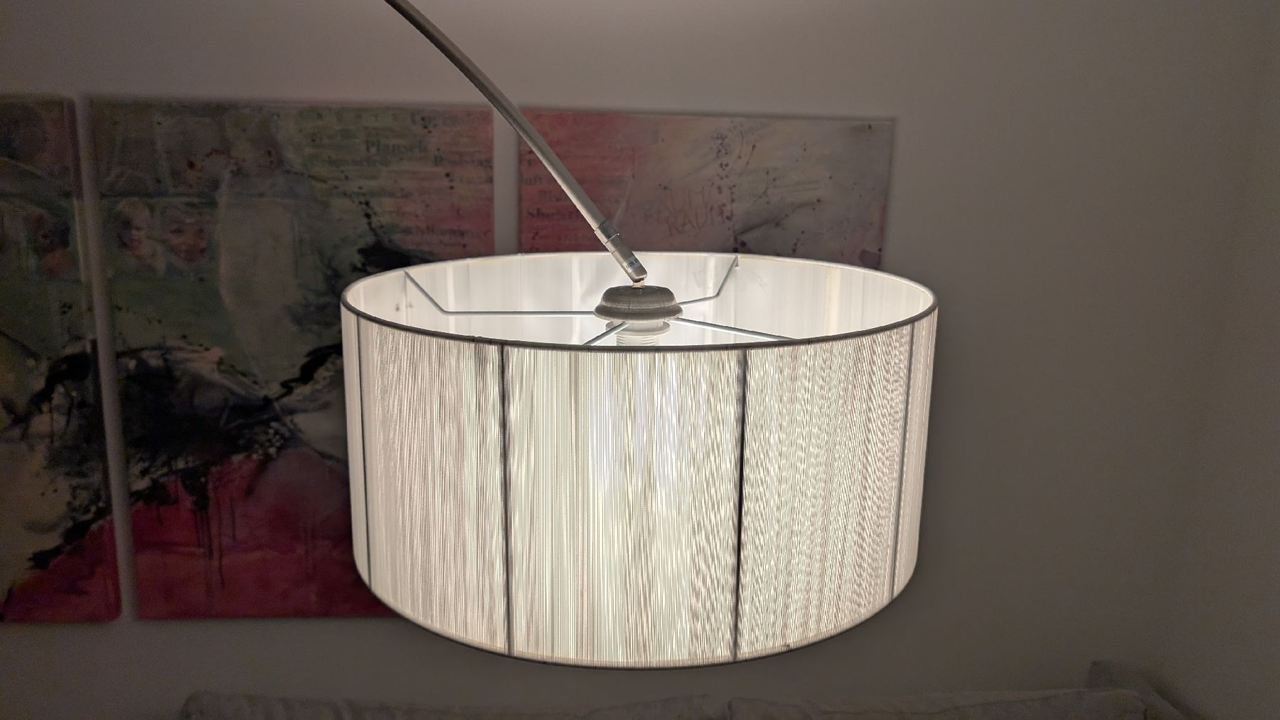 Lampes: Bogenlampe mit Marmorsockel und weissem Schirm – D'occasion à Dübendorf par DariaD 2