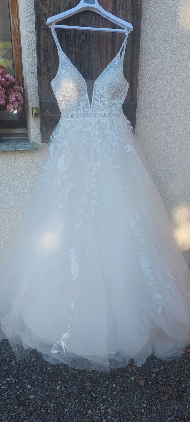 Vestiti: Brautkleid zu Verkaufen – Nuovo (secondo la descrizione) da Sachseln venduto da sin_byc6 3