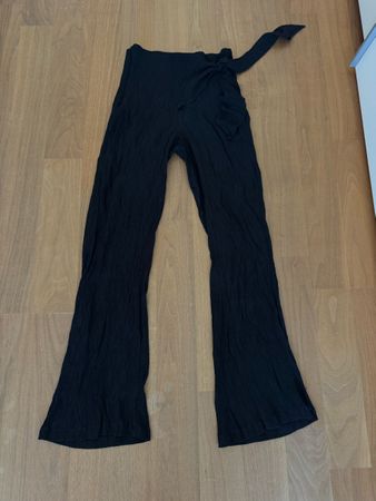 Stoffhose schwarz mit Bindegürtel guter Zustand