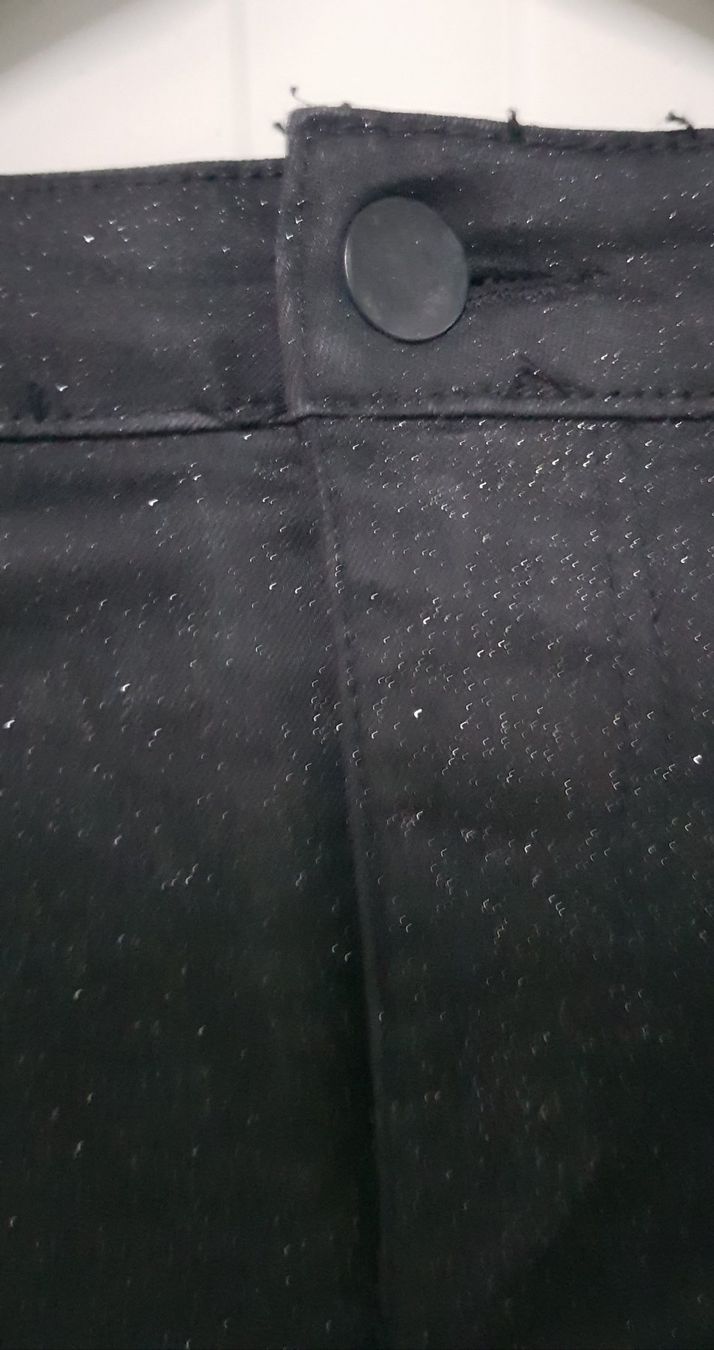 Pantaloni: Schwarze Hose mit Glitter  Gr. 36/38 – Usato da Figino venduto da mayam63 1