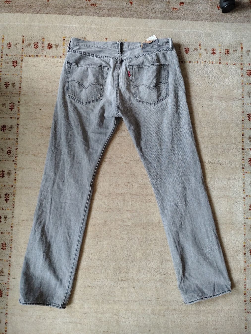 Levi's Jeans: Levi's Jeans Hellgrau W33 L32 – Usato da Bern venduto da jkn_mw8c