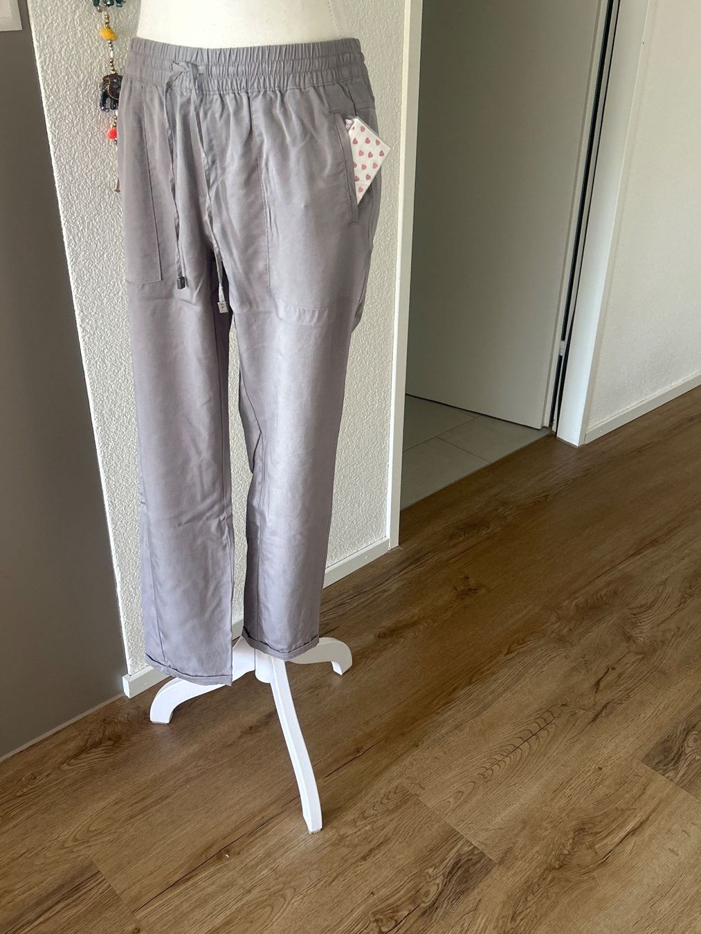 S.Oliver Pantaloni: Leichte Sommerhose grau von s.Oliver Gr. 34 – Usato da Brunnen venduto da Nala2929 5