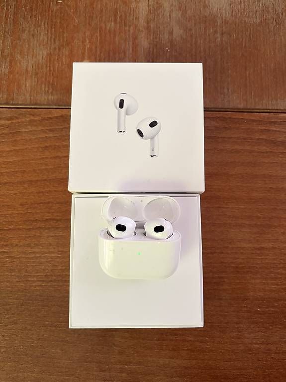 Cuffie: Apple AirPods (3. Generation) – Usato da Zürich venduto da obe_7shm