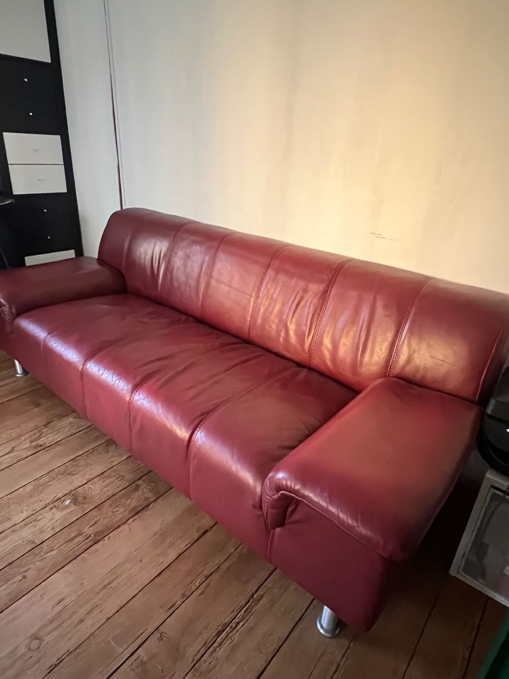 Divani: Sofa, echtes Leder, rot – Usato da Ebikon venduto da Tor1na 1