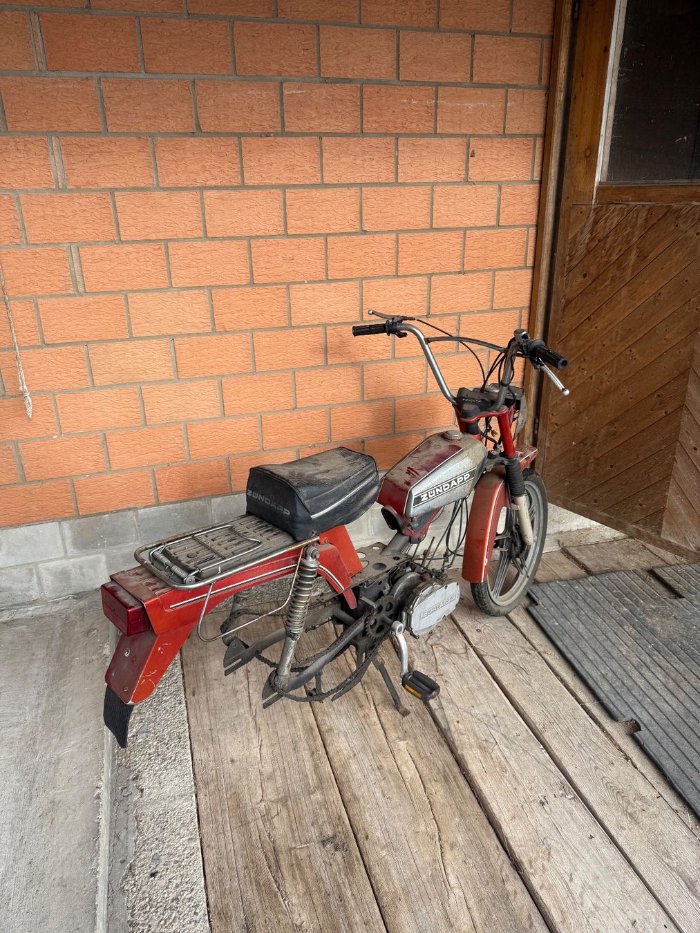 Zündapp Cyclomoteurs: Zündapp 460/23 Töffli – Défectueux à Fahrni b. Thun par Salzberger-FZH 4