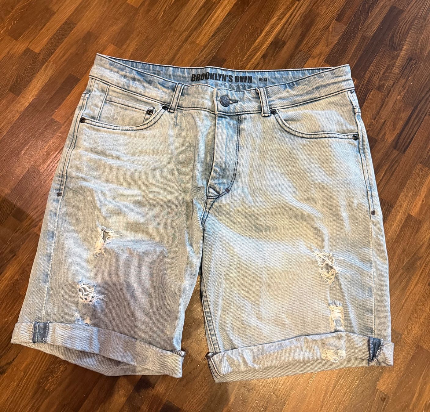 Jeans: Kurze Jeanshose – Usato da St. Gallen venduto da Melina020