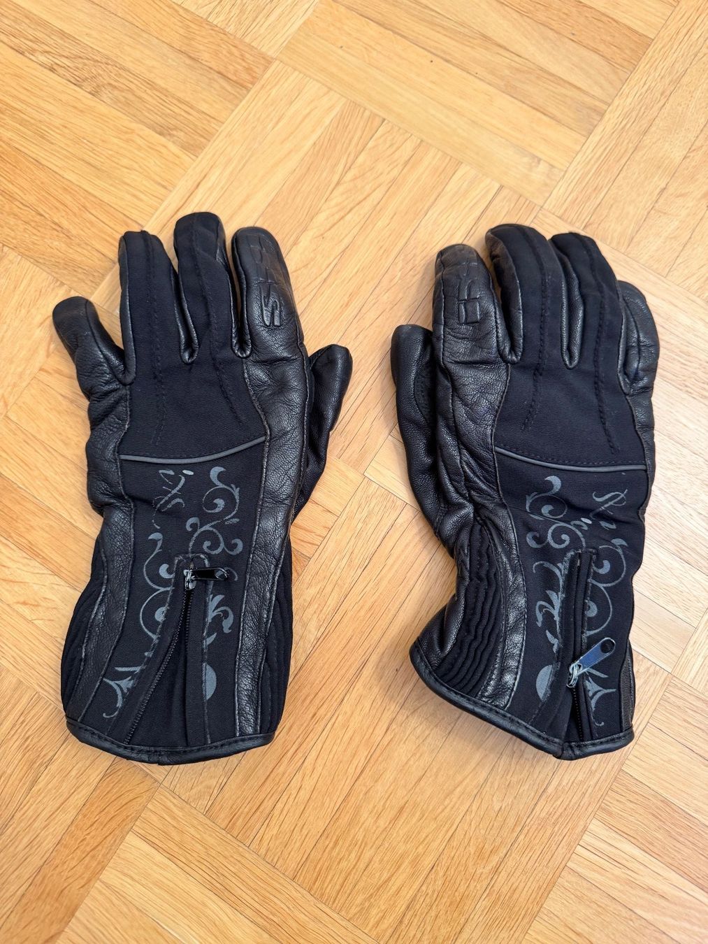 Guanti & manicotti: Motorradhandschuhe, schwarz, Grösse DS/5 – Usato da Effretikon venduto da cavaliere02