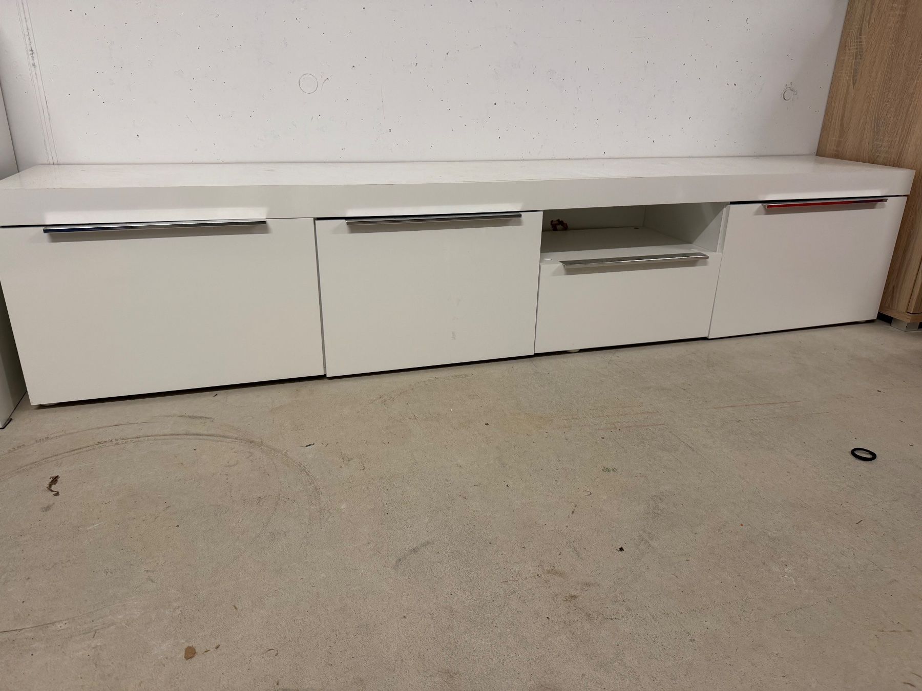 Mobili TV: Sideboard Weiss ca. 2 M ab 1 Stutz – Usato da Dussnang venduto da Struga44 1